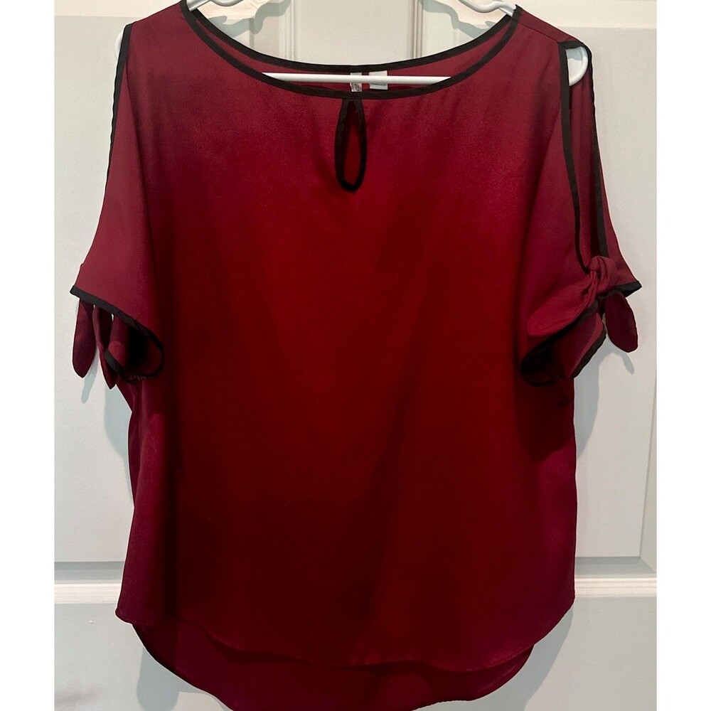 Women’s Cato Cold Shoulder Maroon & Black Shortsleeve Blouse - Small/Medium